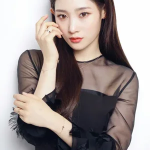 Chaeyeon gallery image