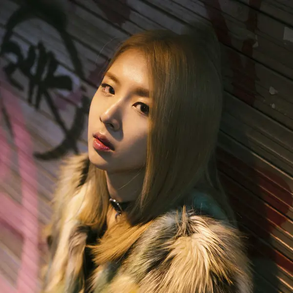 Jeon Jiwoo gallery image