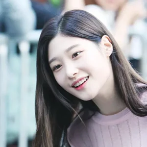 Chaeyeon gallery image