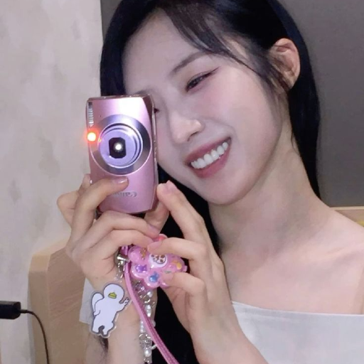 HaSeul gallery image