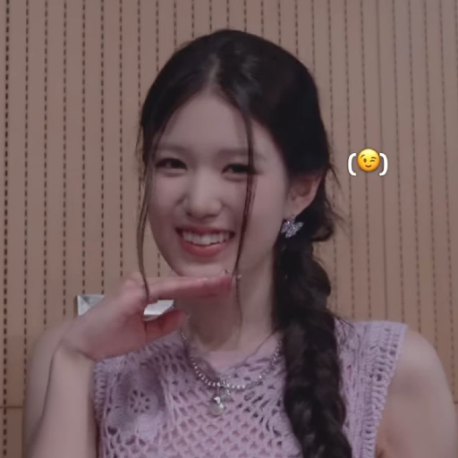 Gambar galeri Yoon Jiyoon