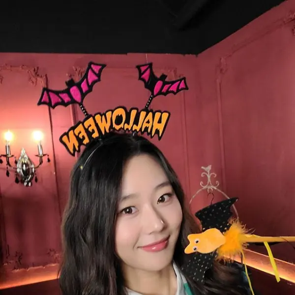 Chaerin gallery image