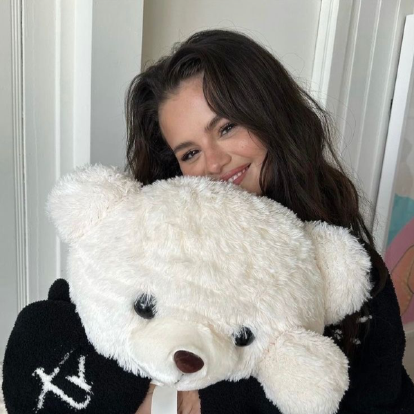 Selena Gomez gallery image