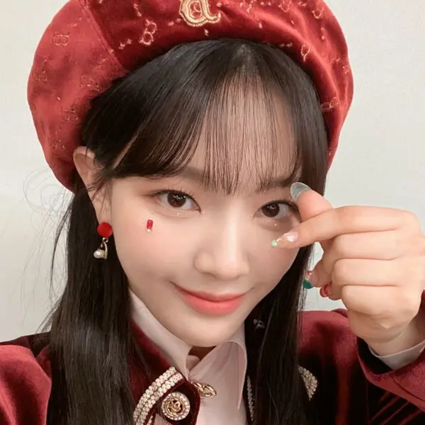 Moon Sua gallery image