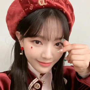 Moon Sua gallery image