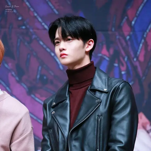 Jinyoung gallery image