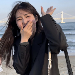 ChaeY(채이) gallery image
