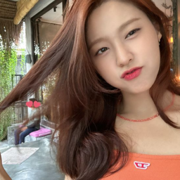 Seolhyun gallery image