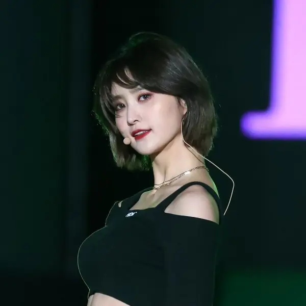 Jeonghwa gallery image