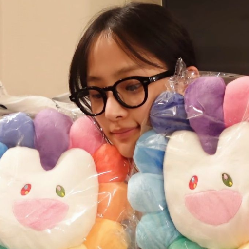 Minji gallery image