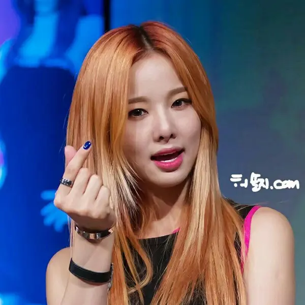 Solji gallery image