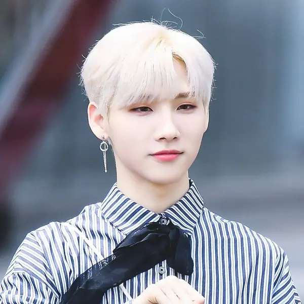 Jeon Woong gallery image