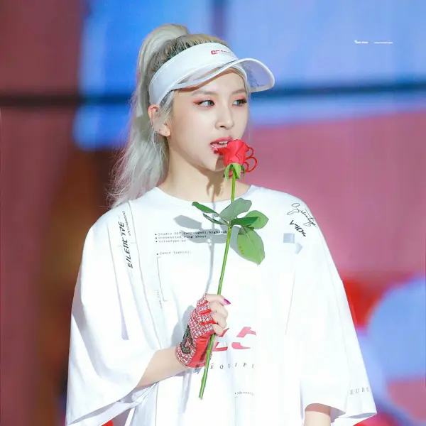 Jeon Jiwoo gallery image