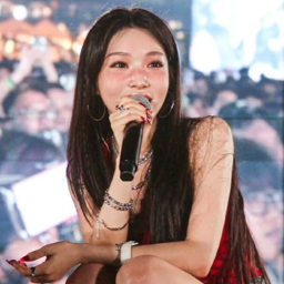 Chungha gallery image