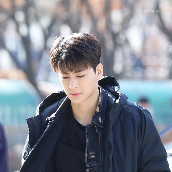 Imagen de la galería de Song Yunhyeong