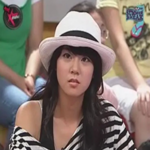 Seungyeon gallery image