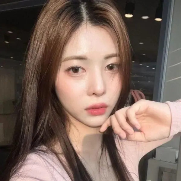 DaHyun gallery image