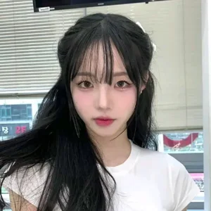 Kim ChaeWon gallery image