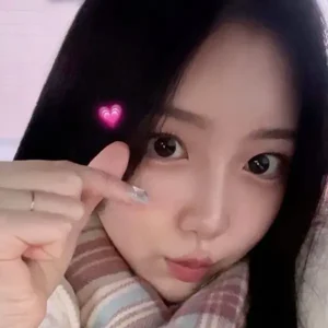 YunSeo gallery image