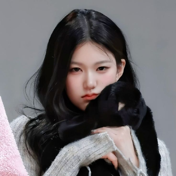 Gambar galeri Yoon Jiyoon