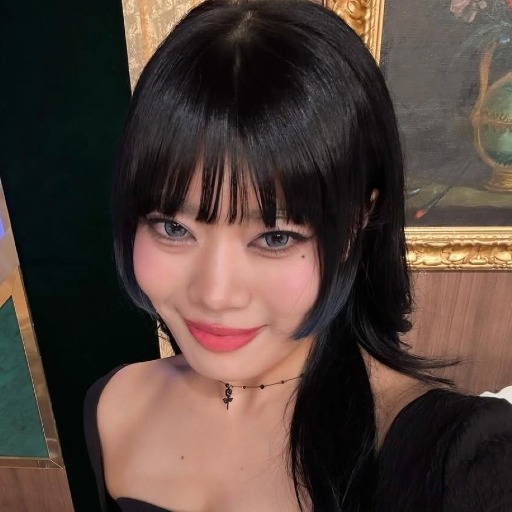 Naoko gallery image