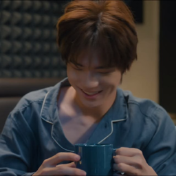 TeeTee gallery image