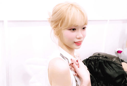 Chaewon gif