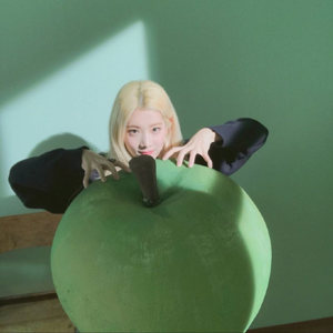 Kim Lip gallery image