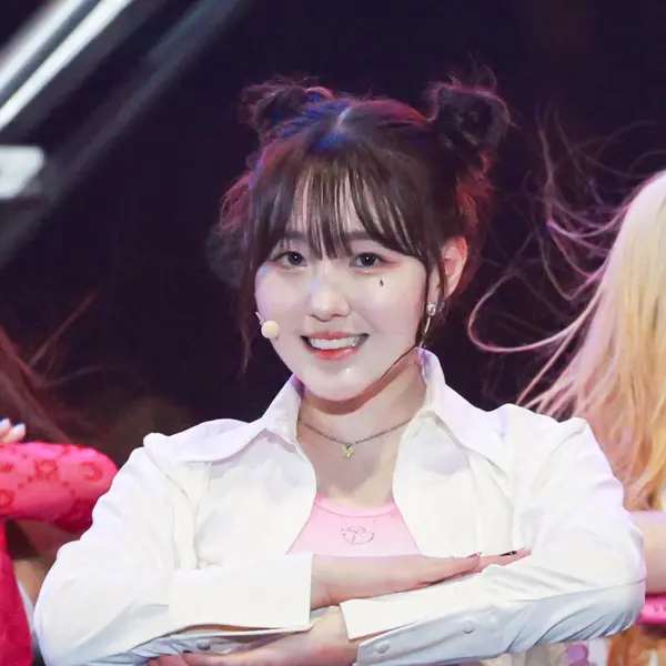 Chaehyun gallery image