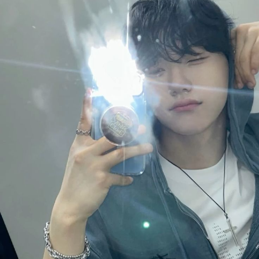 Gambar galeri Seo Kyoungbae