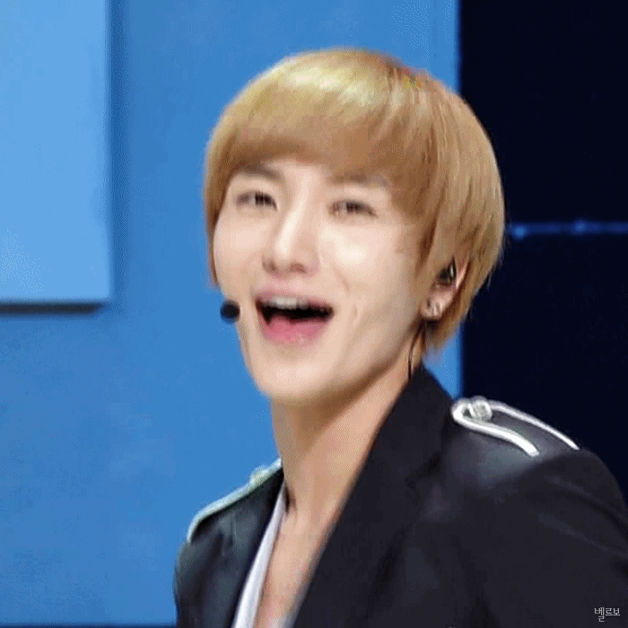 Leeteuk gif
