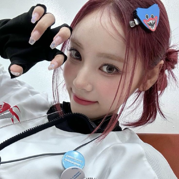 Jinsoul gallery image