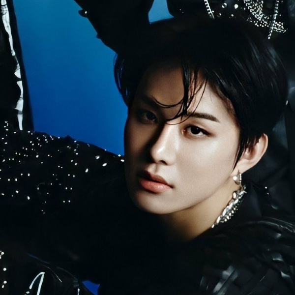 Jungwoo gallery image