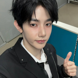 Zhang Hao gallery image