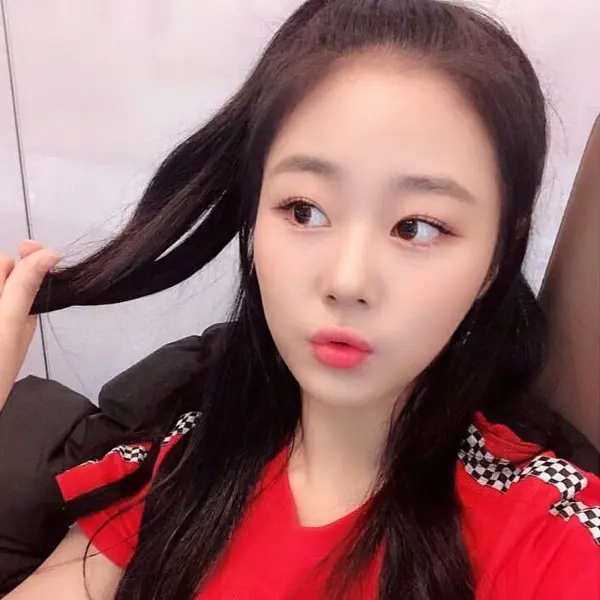 Chaerin gallery image