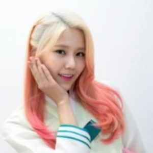 Shin Hyejeong gallery image