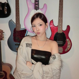 Nayeon gallery image