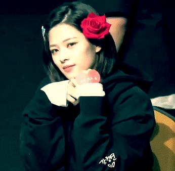 Jeongyeon gif