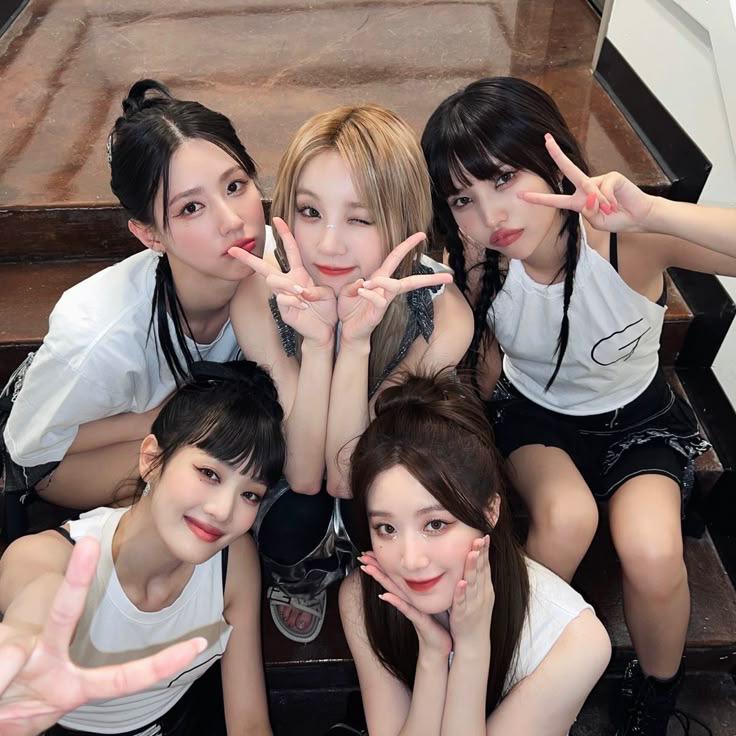 I-DLE photo