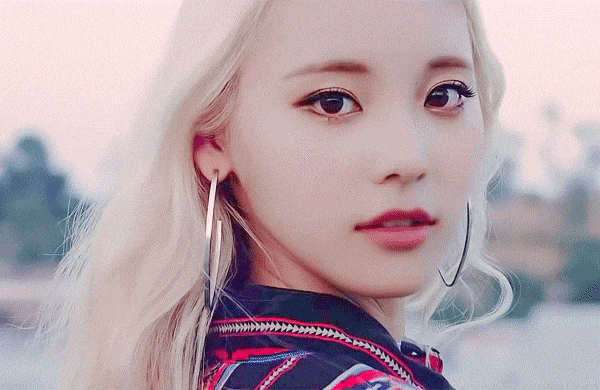 Jinsoul gif