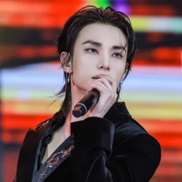 Hyunjin gallery image