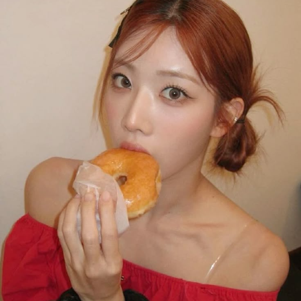 Kim Lip gallery image