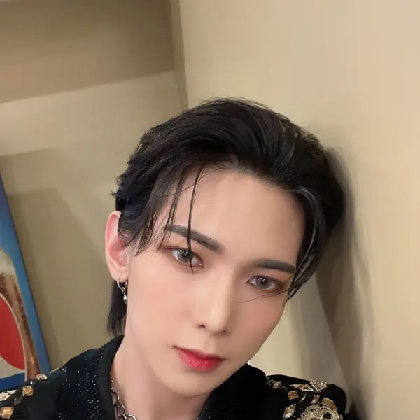 Yeosang gallery image
