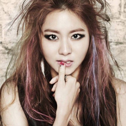 Kim Yujin gallery image