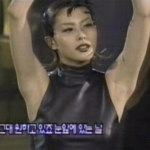 Park Ji-yoon gallery image