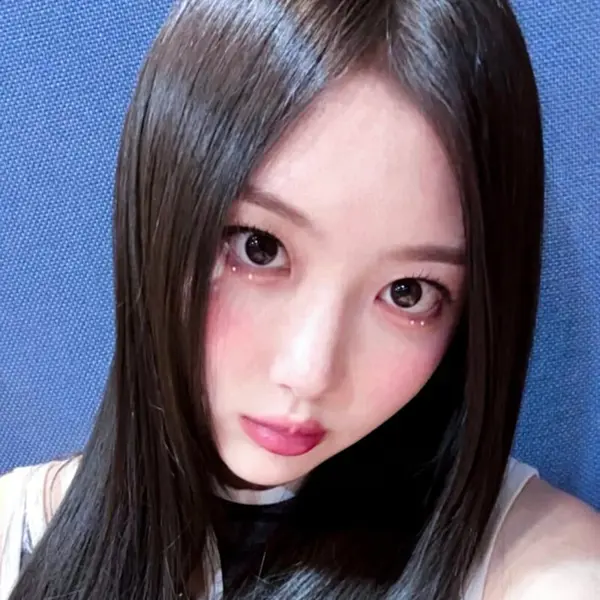 YunSeo gallery image