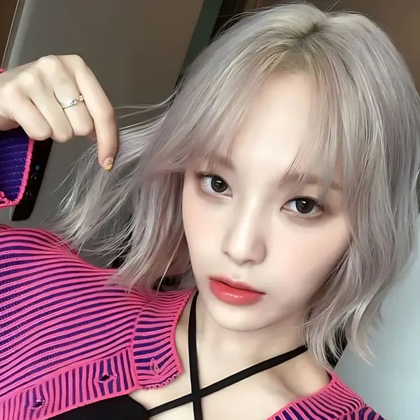 Moon Sua gallery image