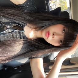 Yella.E gallery image