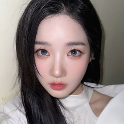 Kim YooYeon gallery image