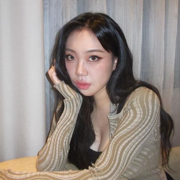 Lee Young-ji  gallery image